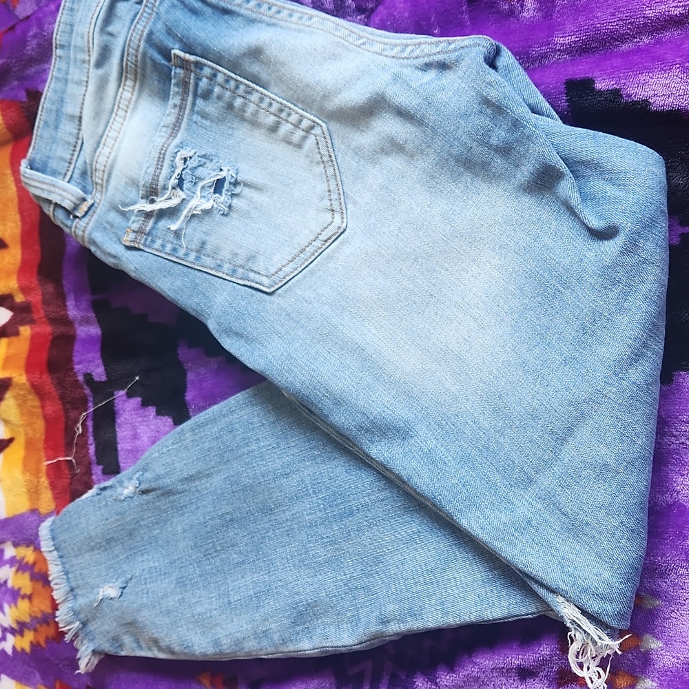 Cello Light Blue Distressed Cropped Ankle Jeans Size 7 - Picture 15 of 15